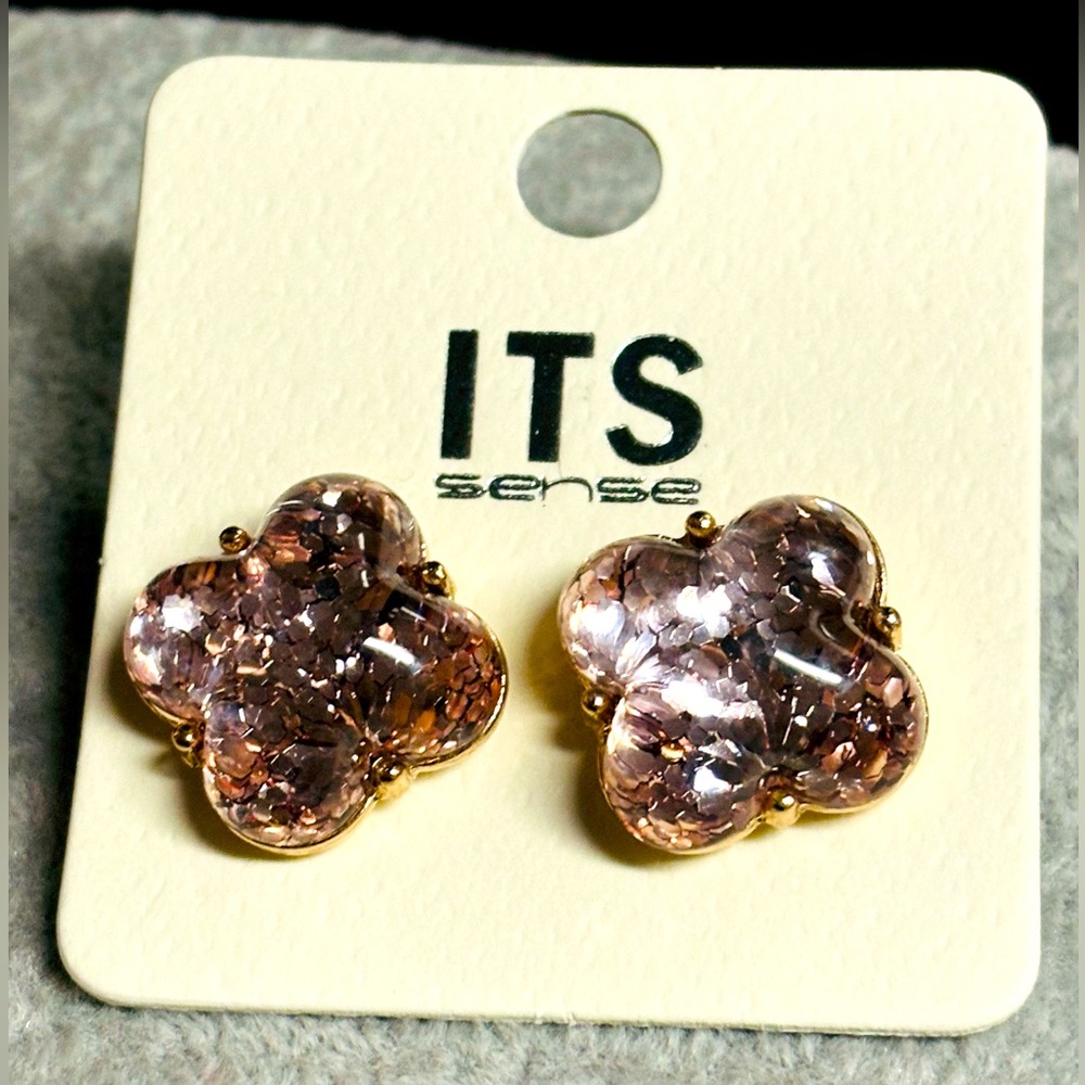 NWT Clover Earrings- Rose Colored